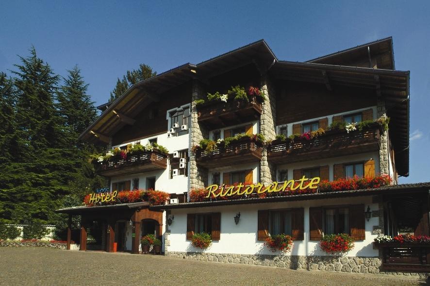 Eurohotel Mountain Wellness Castione della Presolana Exteriör bild